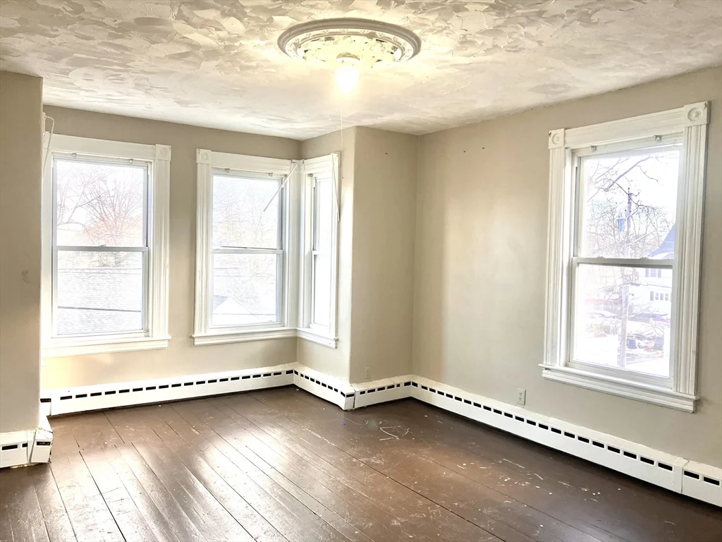 2 bed, 1 bath apartment for rent at 9 Laurel Unit 2, Lynn — photo 9 of 11