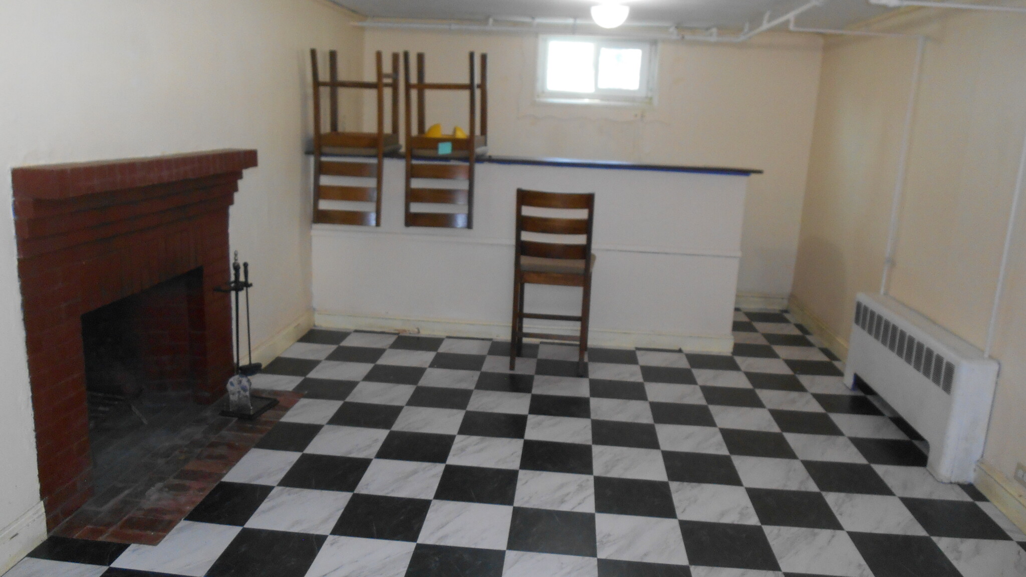 3 bed, 2 bath apartment for rent at 9 Lawn Ave, Newtonville — photo 11 of 18