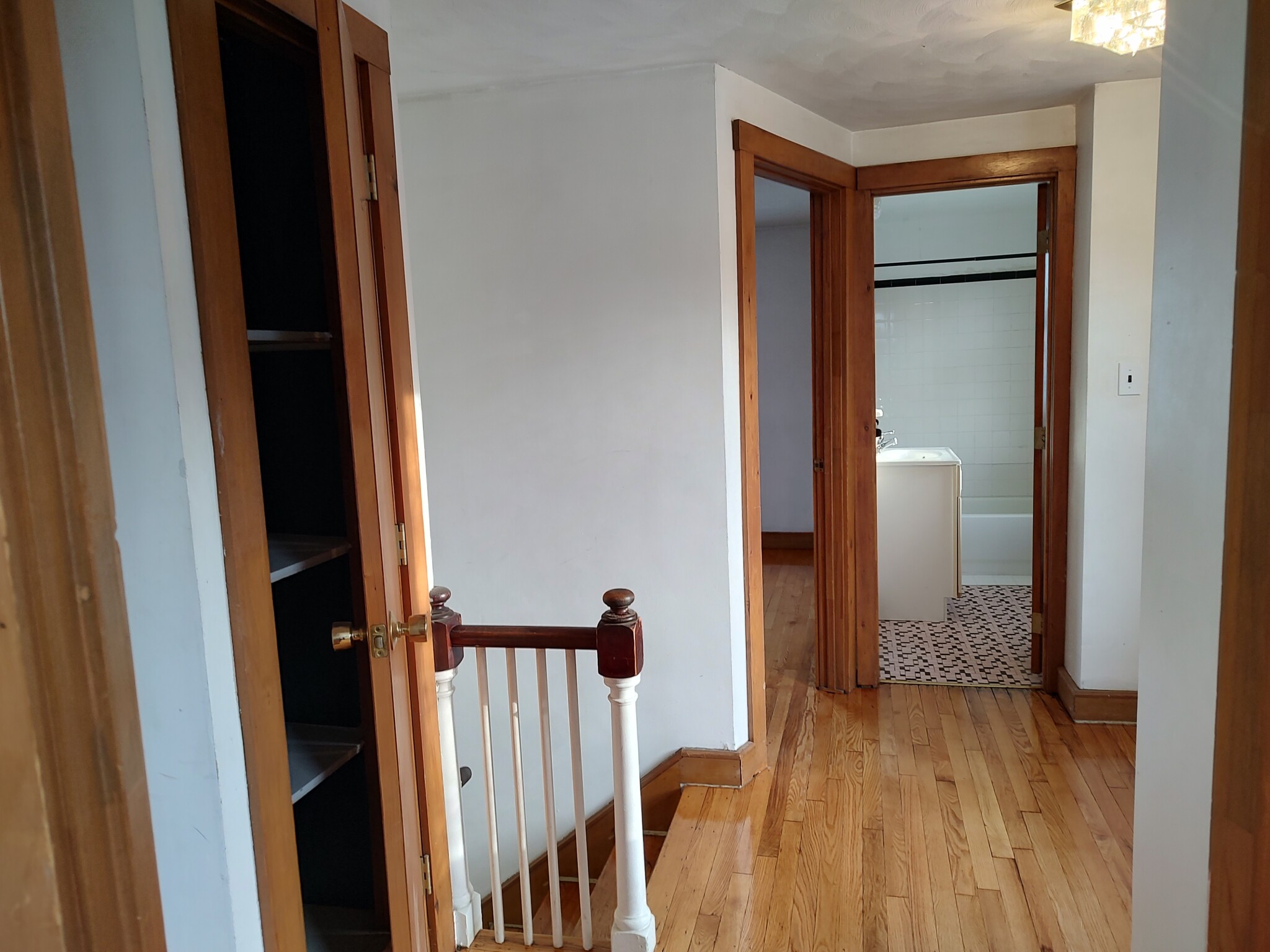 3 bed, 2 bath apartment for rent at 9 Lawn Ave, Newtonville — photo 6 of 18