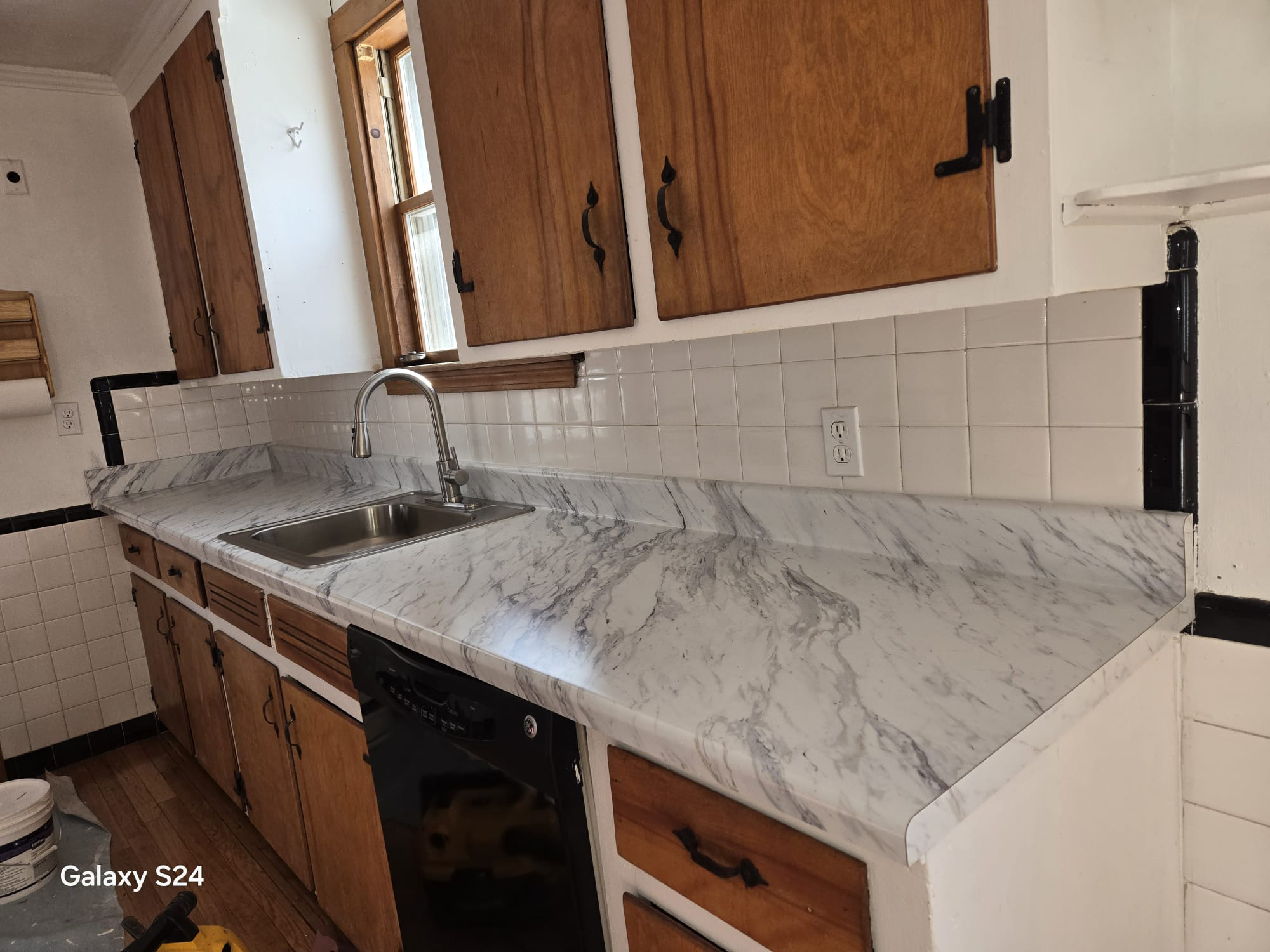 3 bed, 2 bath apartment for rent at 9 Lawn Ave, Newtonville — photo 5 of 18