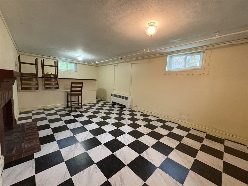 3 bed, 2 bath apartment for rent at 9 Lawn St Unit N/A, Newton — photo 10 of 23