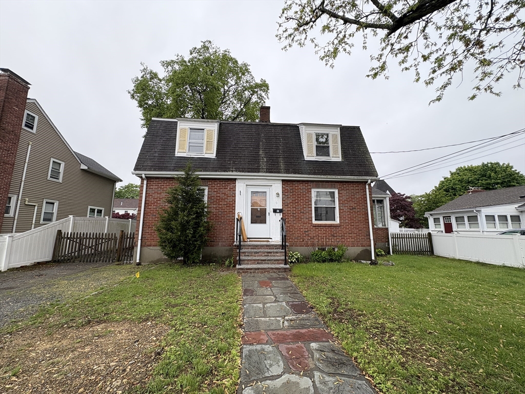 3 bed, 2 bath apartment for rent at 9 Lawn St Unit N/A, Newton — photo 1 of 23