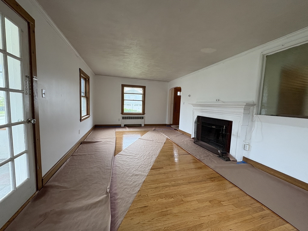3 bed, 2 bath apartment for rent at 9 Lawn St Unit N/A, Newton — photo 12 of 23