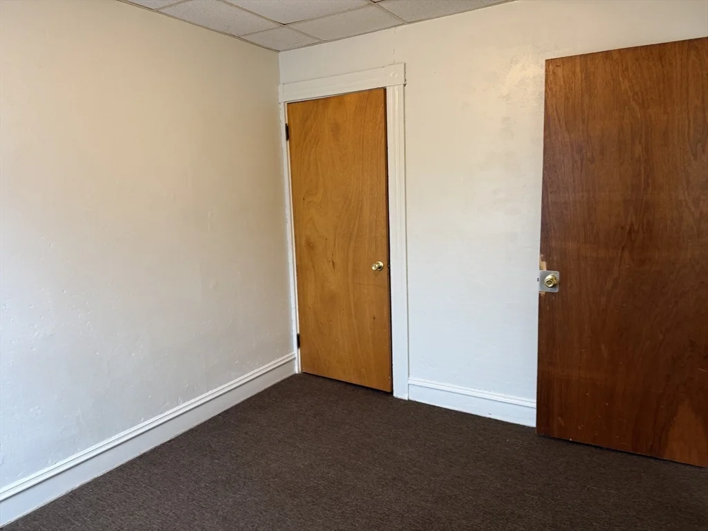 2 bed, 1 bath apartment for rent at 9 Lexington St Unit 1W, Fall River — photo 8 of 10