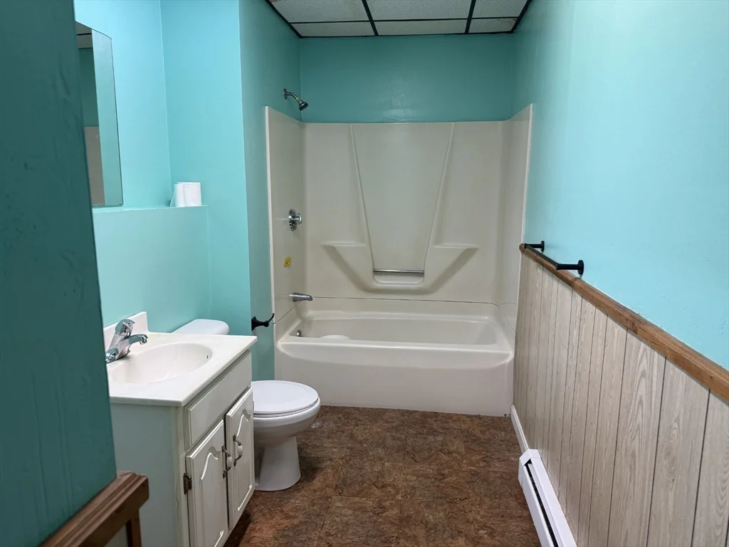 2 bed, 1 bath apartment for rent at 9 Lexington St Unit 1W, Fall River — photo 6 of 10