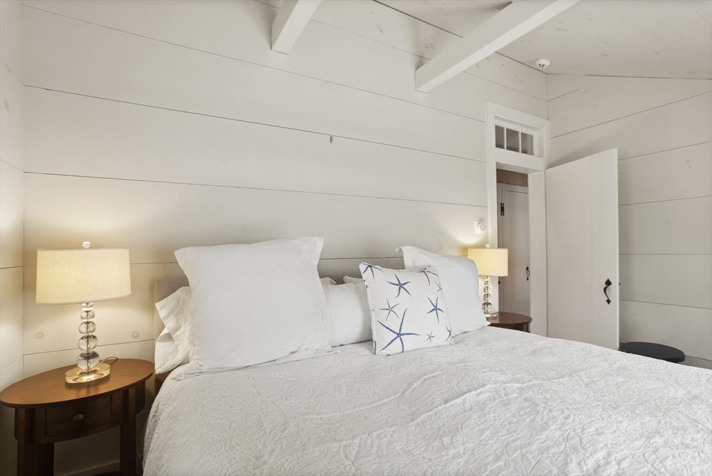 3 bed, 2 bath apartment for rent at 9 Lily St, Siasconset — photo 12 of 17