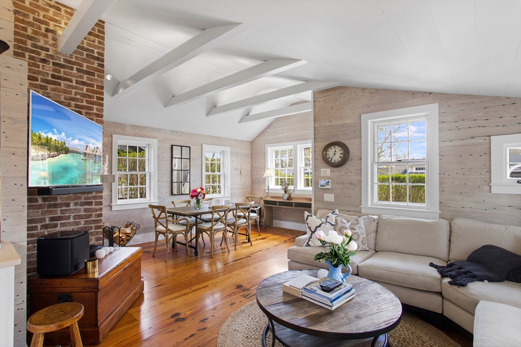3 bed, 2 bath apartment for rent at 9 Lily St, Siasconset — photo 7 of 17