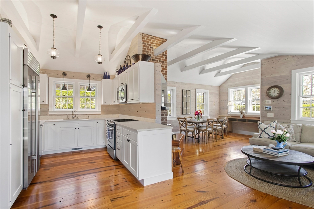 3 bed, 2 bath apartment for rent at 9 Lily St, Siasconset — photo 10 of 17