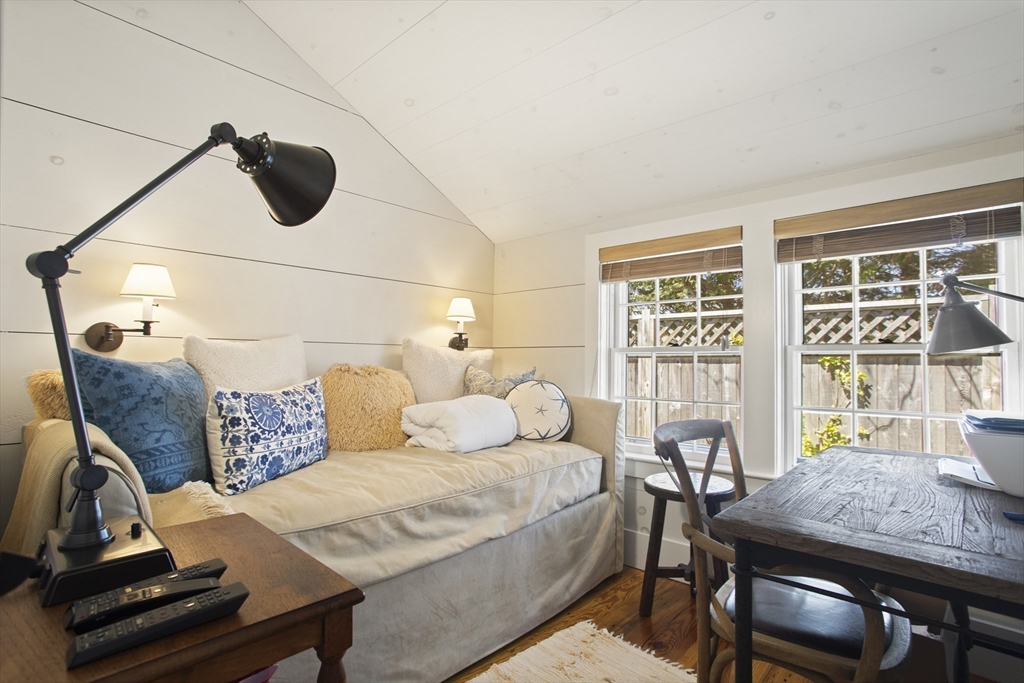3 bed, 2 bath apartment for rent at 9 Lily St, Siasconset — photo 13 of 17