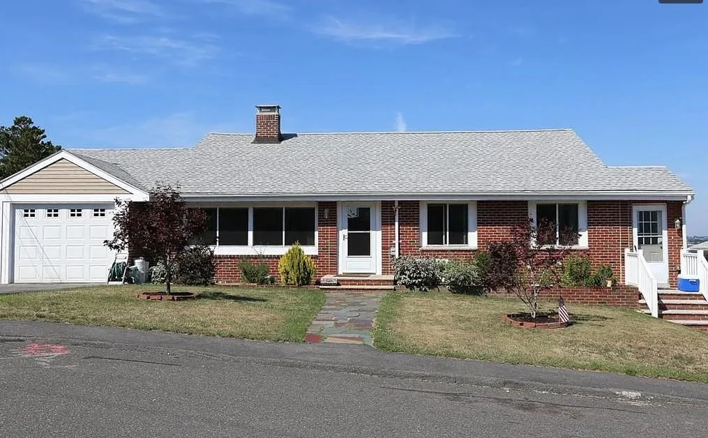 4 bed, 3 bath apartment for rent at 9 Linda Ln Unit 1, Little Nahant — photo 1 of 11