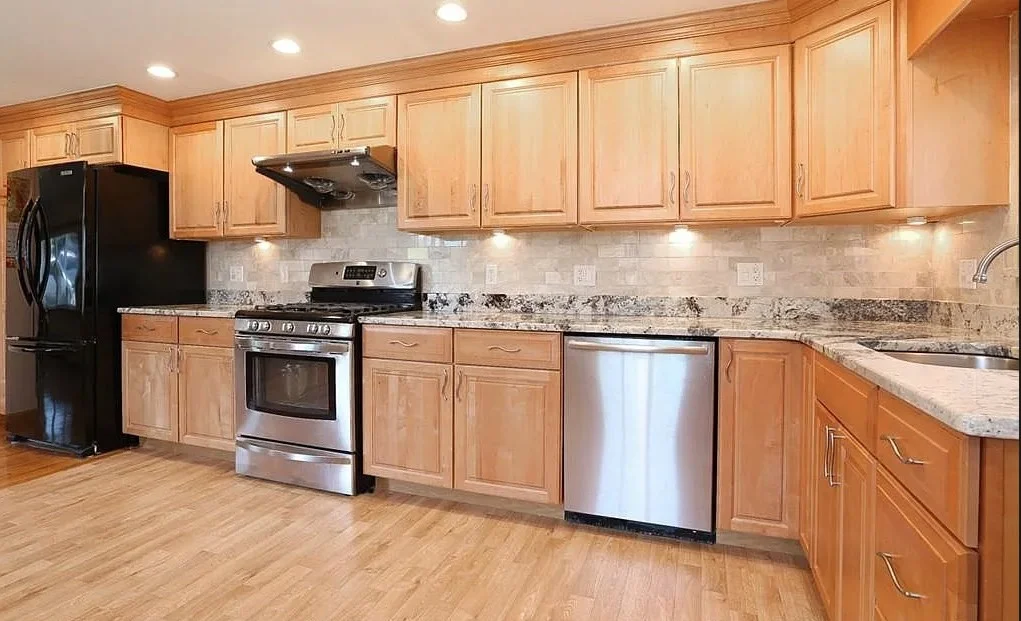 4 bed, 3 bath apartment for rent at 9 Linda Ln Unit 1, Little Nahant — photo 9 of 11