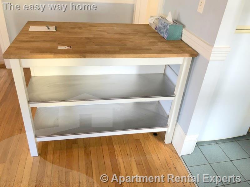 2 bed, 1 bath apartment for rent at 9 Linden Cir Unit 1, Porter Square — photo 3 of 8