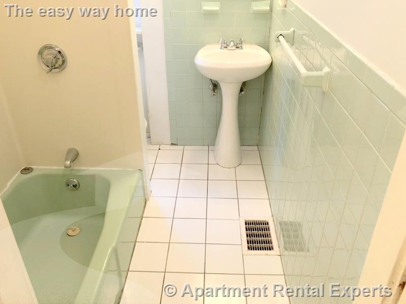 2 bed, 1 bath apartment for rent at 9 Linden Cir Unit 1, Porter Square — photo 4 of 8