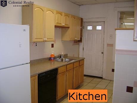 5 bed, 2 bath apartment for rent at 9 Linden St Unit 3, Allston — photo 3 of 6