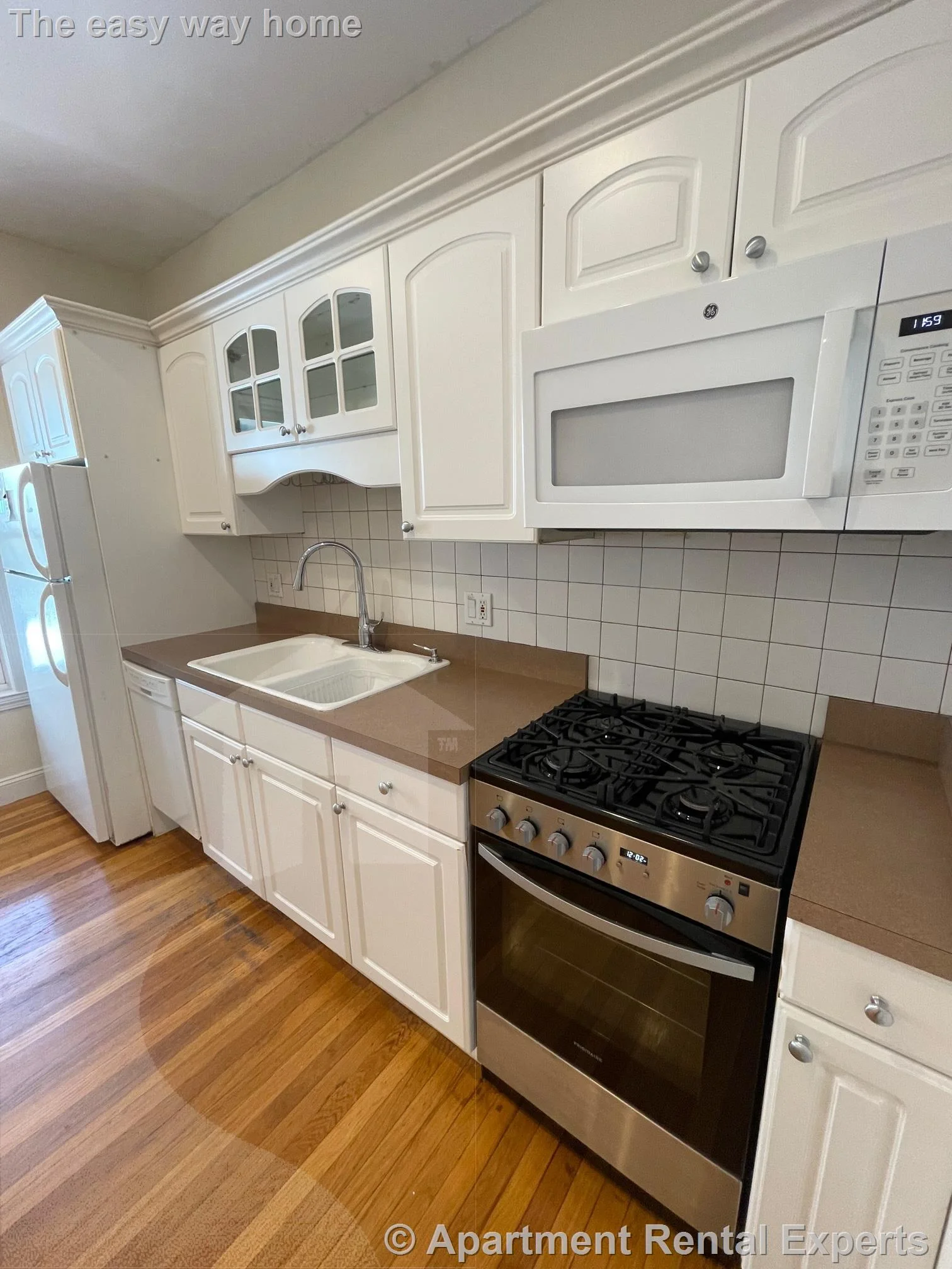 2 bed, 1 bath apartment for rent at 9 Locke St Unit 1, Davis Square — photo 3 of 15