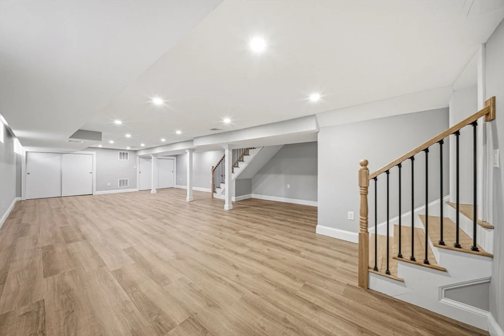 5 bed, 4+ bath apartment for rent at 9 Logan Ave Unit 9, Medford — photo 30 of 37