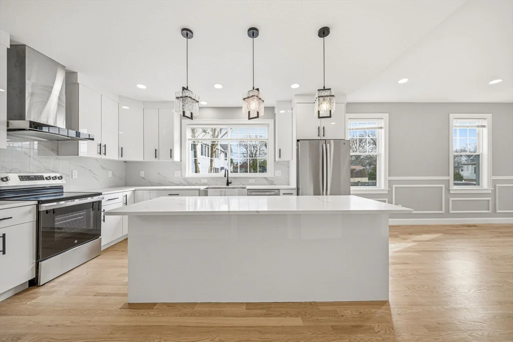 5 bed, 4+ bath apartment for rent at 9 Logan Ave Unit 9, Medford — photo 1 of 37
