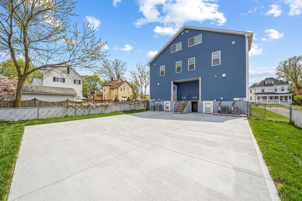 5 bed, 4+ bath apartment for rent at 9 Logan Ave Unit 9, Medford — photo 33 of 37