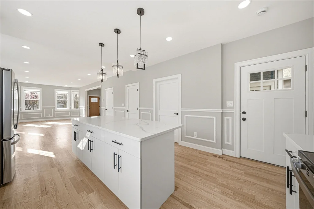 5 bed, 4+ bath apartment for rent at 9 Logan Ave Unit 9, Medford — photo 8 of 37