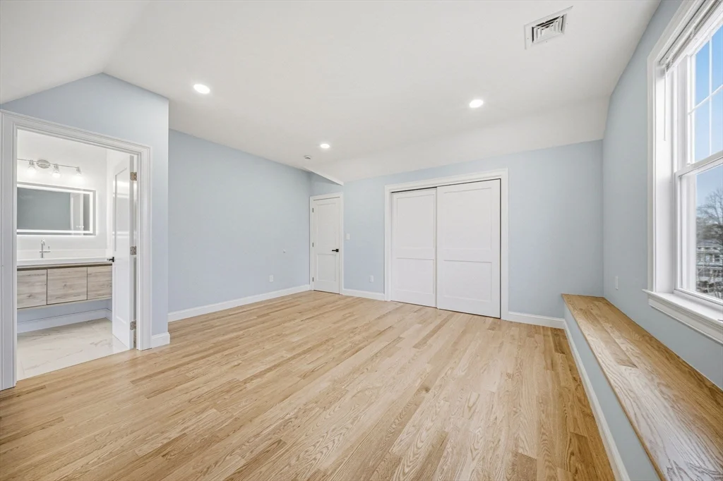 5 bed, 4+ bath apartment for rent at 9 Logan Ave Unit 9, Medford — photo 27 of 37