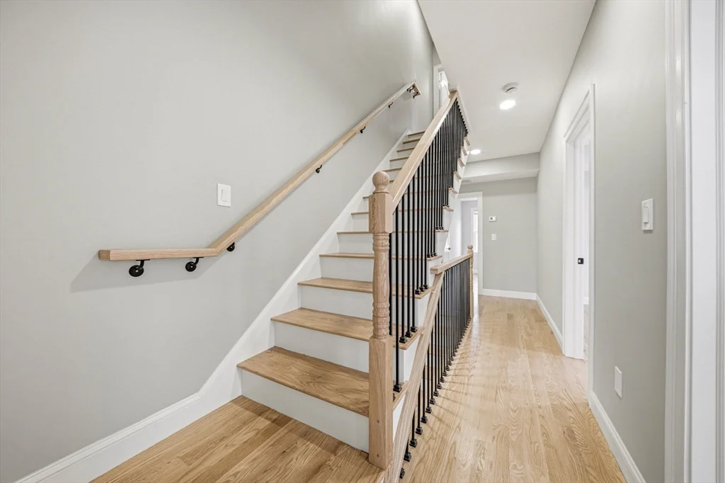 5 bed, 4+ bath apartment for rent at 9 Logan Ave Unit 9, Medford — photo 22 of 37