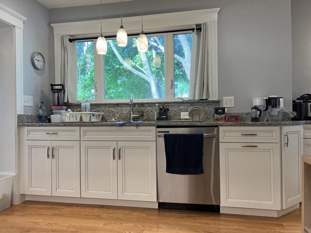 2 bed, 1 bath apartment for rent at 9 Loring St Unit 9, Belmont — photo 4 of 24