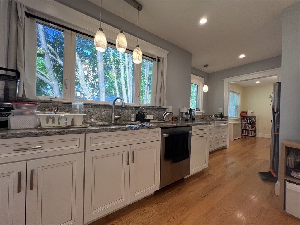2 bed, 1 bath apartment for rent at 9 Loring St Unit 9, Belmont — photo 5 of 24