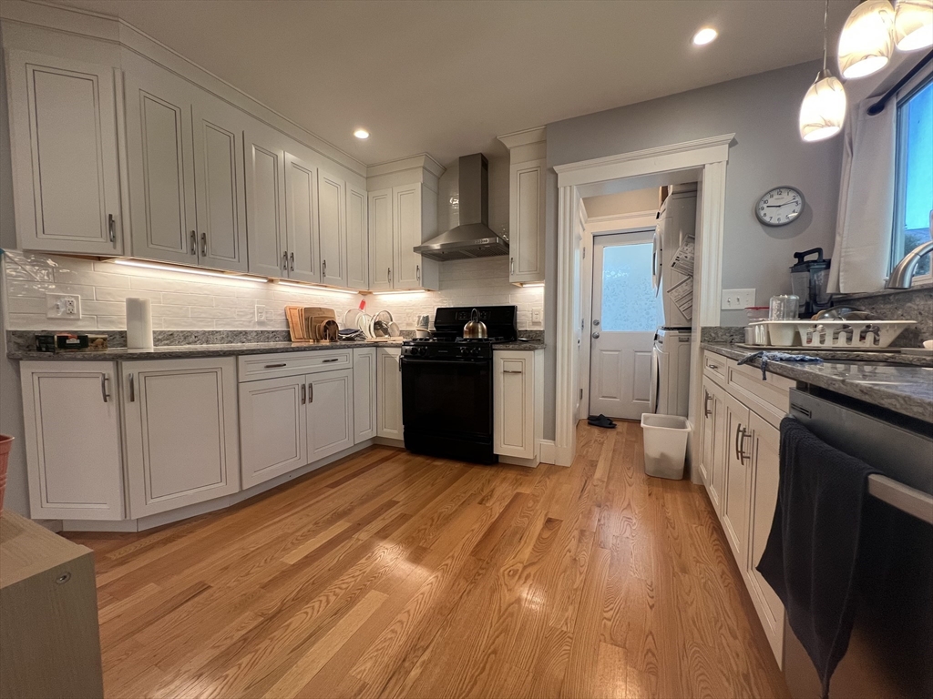 2 bed, 1 bath apartment for rent at 9 Loring St Unit 9, Belmont — photo 3 of 24
