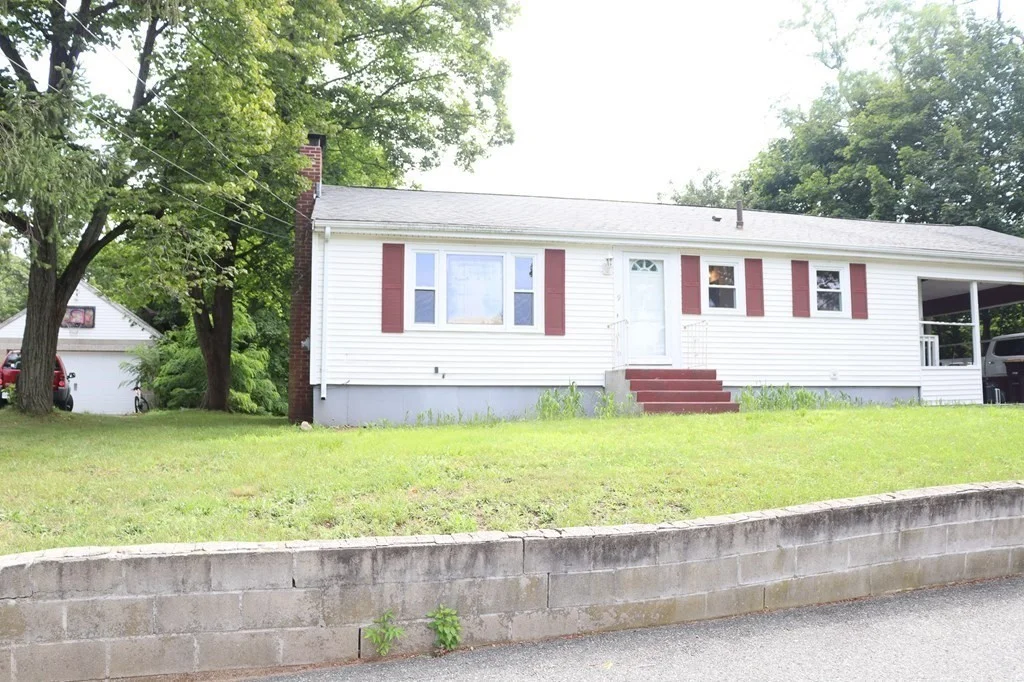 2 bed, 1 bath apartment for rent at 9 Louds Ave Unit 9, Weymouth
