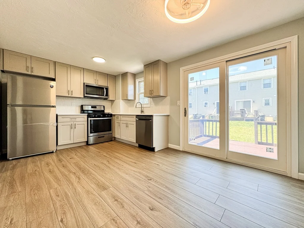 2 bed, 1 bath apartment for rent at 9 Lydon Ln Unit C2-9, Halifax — photo 5 of 16