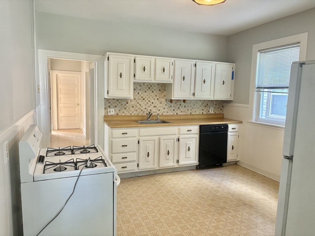 2 bed, 1 bath apartment for rent at 9 Madison St Unit 1, West Medford — photo 5 of 13