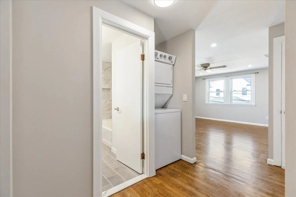 3 bed, 1 bath apartment for rent at 9 Mague St Unit 2, Auburndale — photo 8 of 12