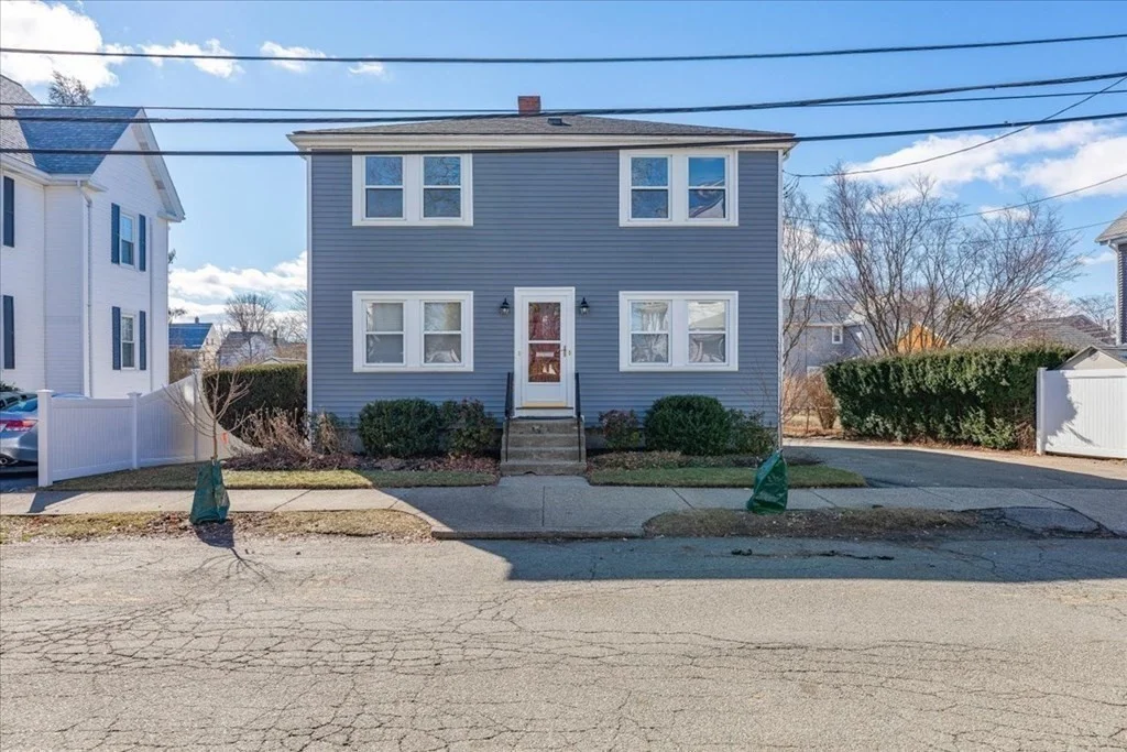 3 bed, 1 bath apartment for rent at 9 Mague St Unit 2, Auburndale — photo 2 of 12