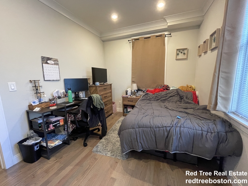 4 bed, 2 bath apartment for rent at 9 Mansfield St Unit 1, Allston — photo 24 of 25