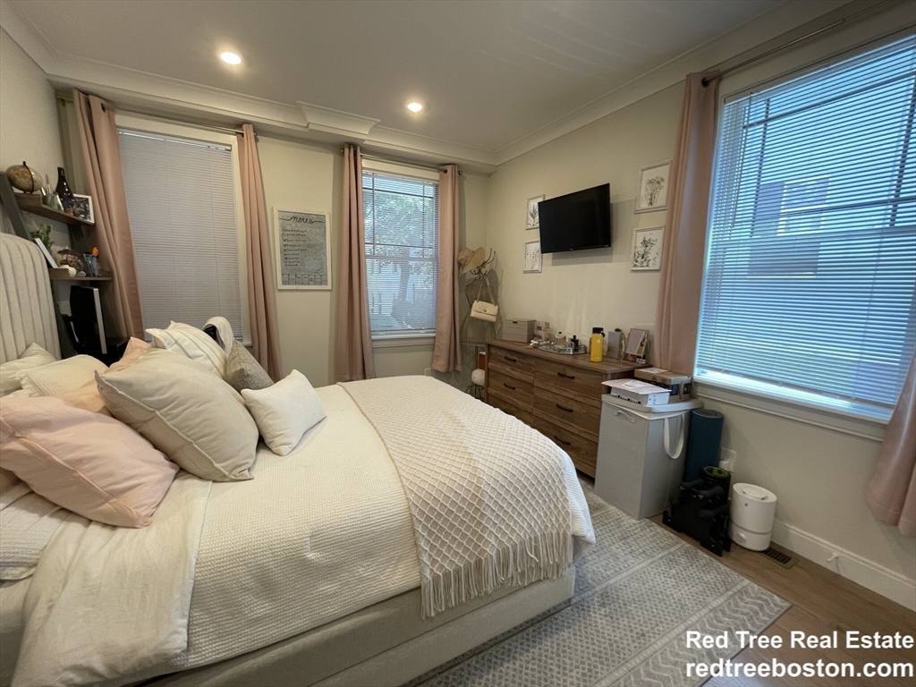 4 bed, 2 bath apartment for rent at 9 Mansfield St Unit 1, Allston — photo 18 of 25