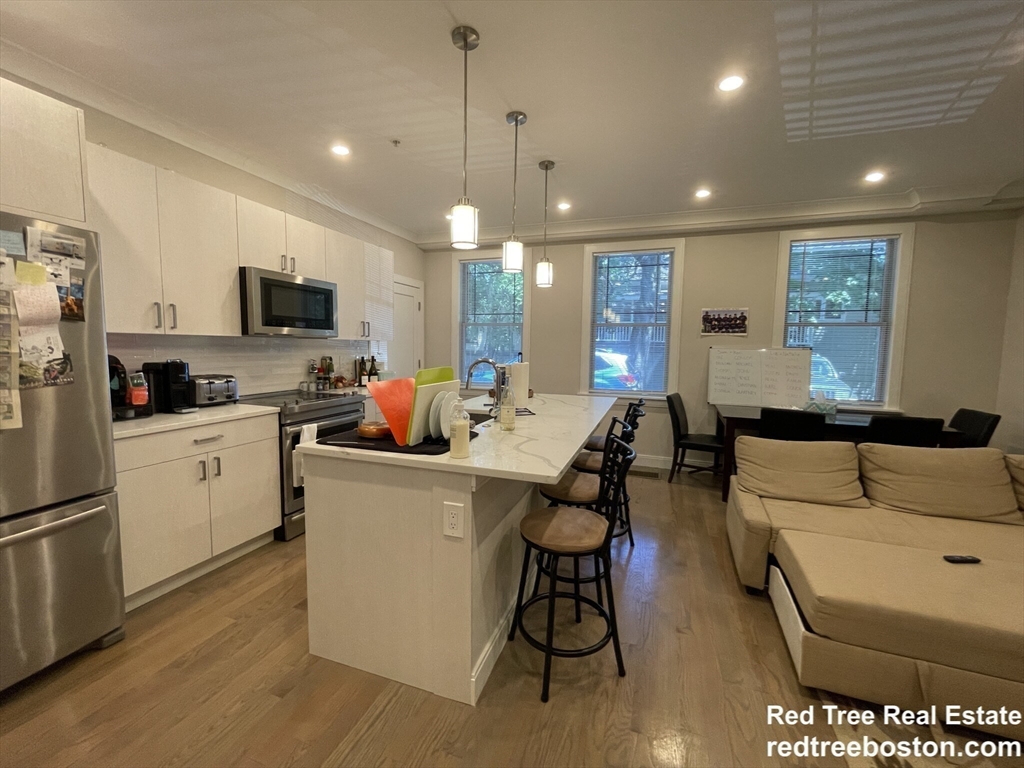 4 bed, 2 bath apartment for rent at 9 Mansfield St Unit 1, Allston — photo 9 of 25