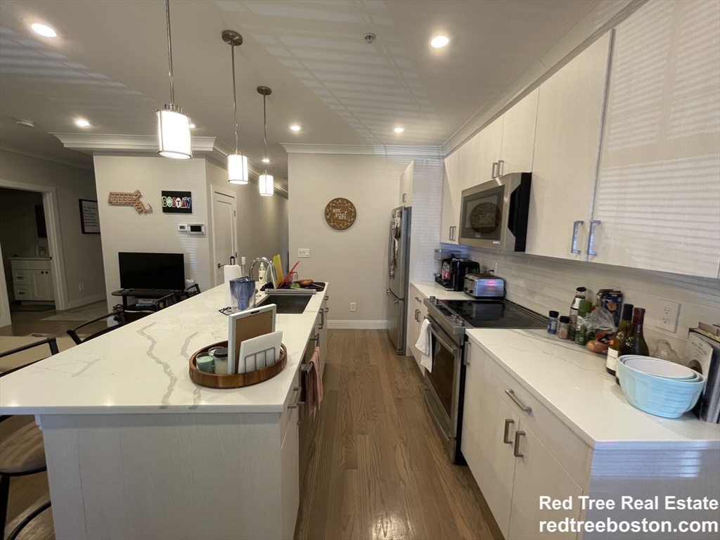 4 bed, 2 bath apartment for rent at 9 Mansfield St Unit 1, Allston — photo 10 of 25