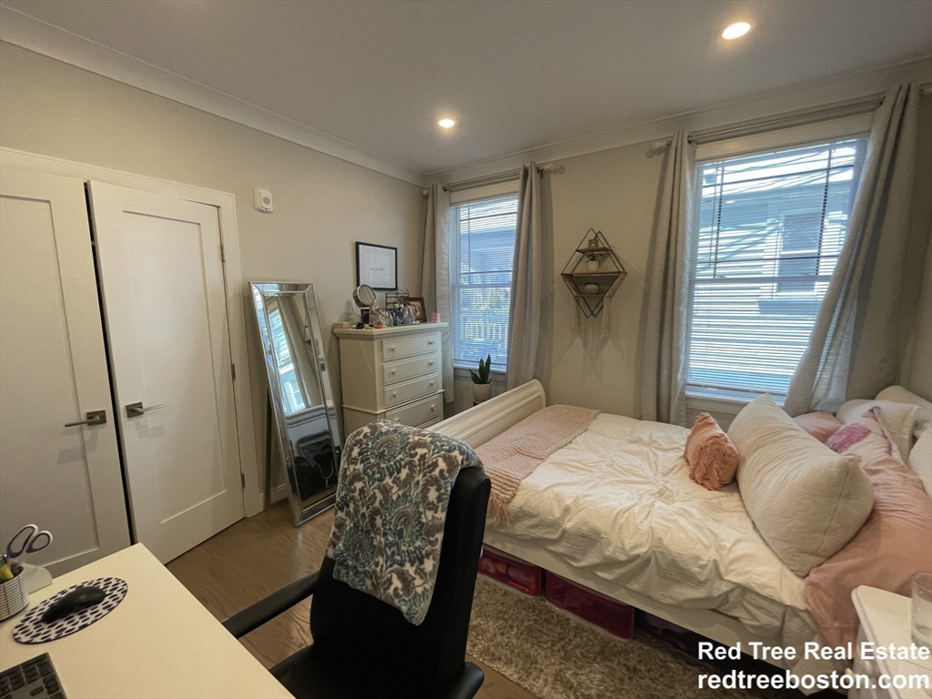 4 bed, 2 bath apartment for rent at 9 Mansfield St Unit 1, Allston — photo 12 of 25