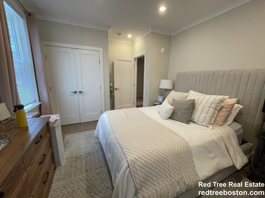 4 bed, 2 bath apartment for rent at 9 Mansfield St Unit 1, Allston — photo 17 of 25