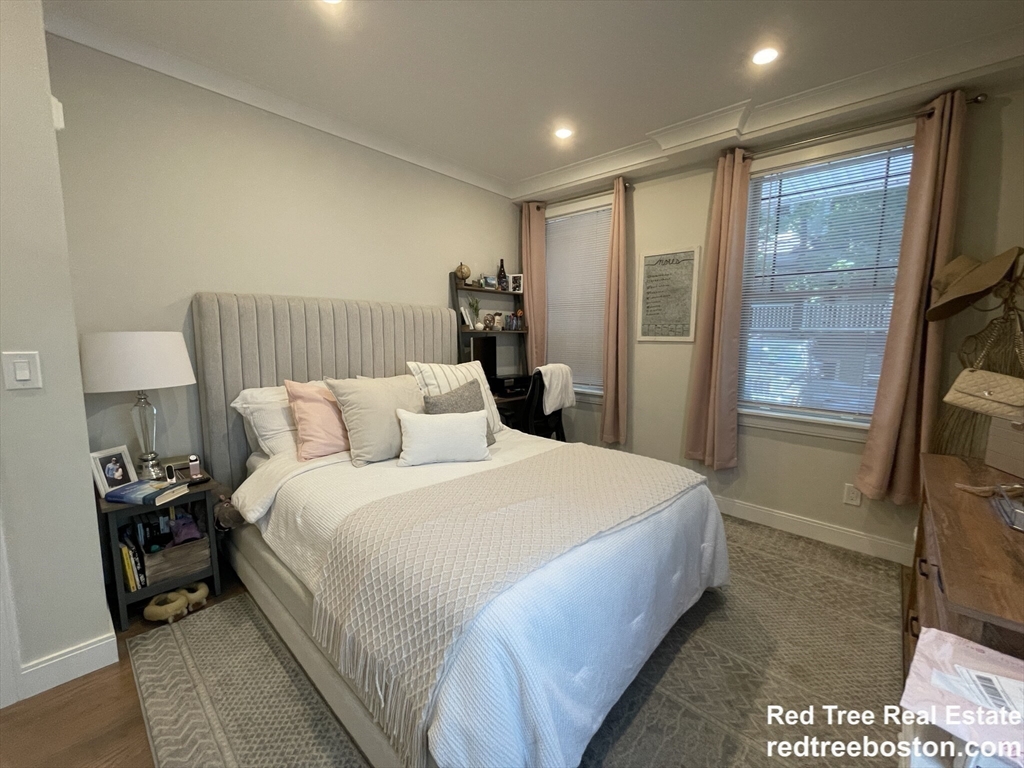 4 bed, 2 bath apartment for rent at 9 Mansfield St Unit 1, Allston — photo 16 of 25