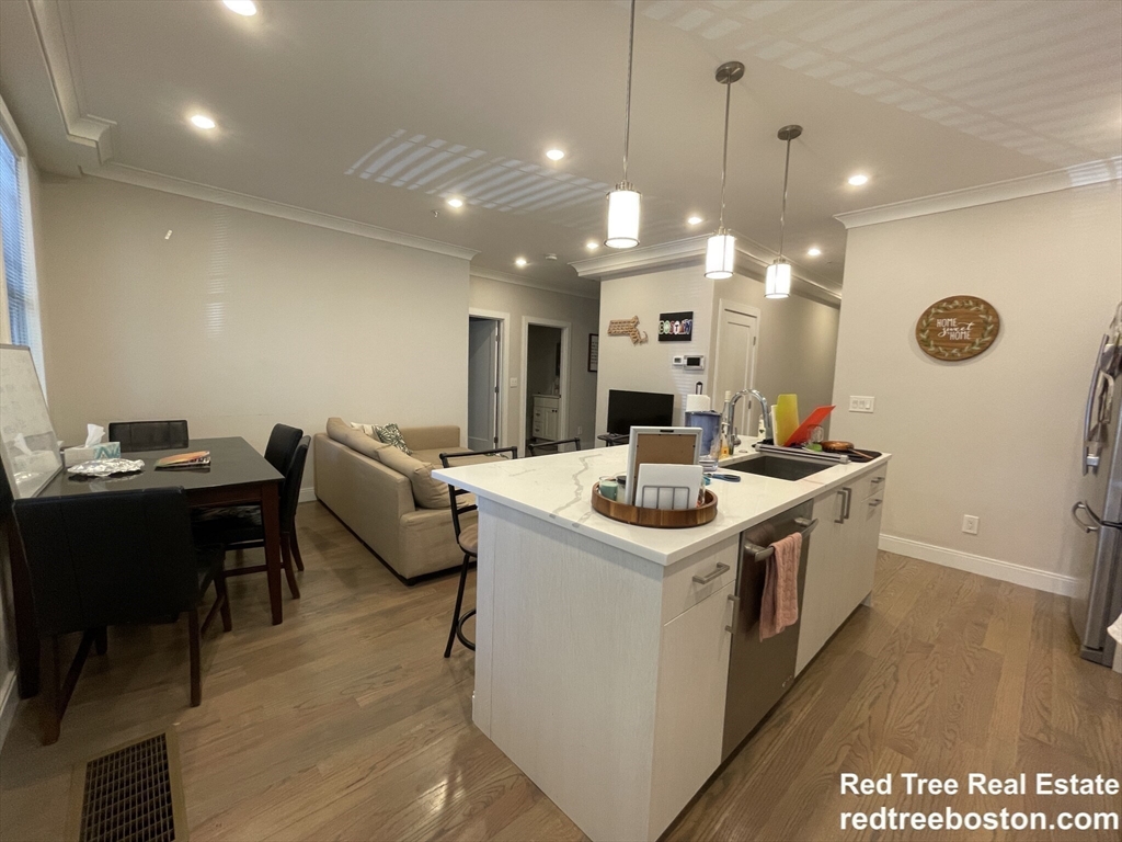 4 bed, 2 bath apartment for rent at 9 Mansfield St Unit 1, Allston — photo 8 of 25