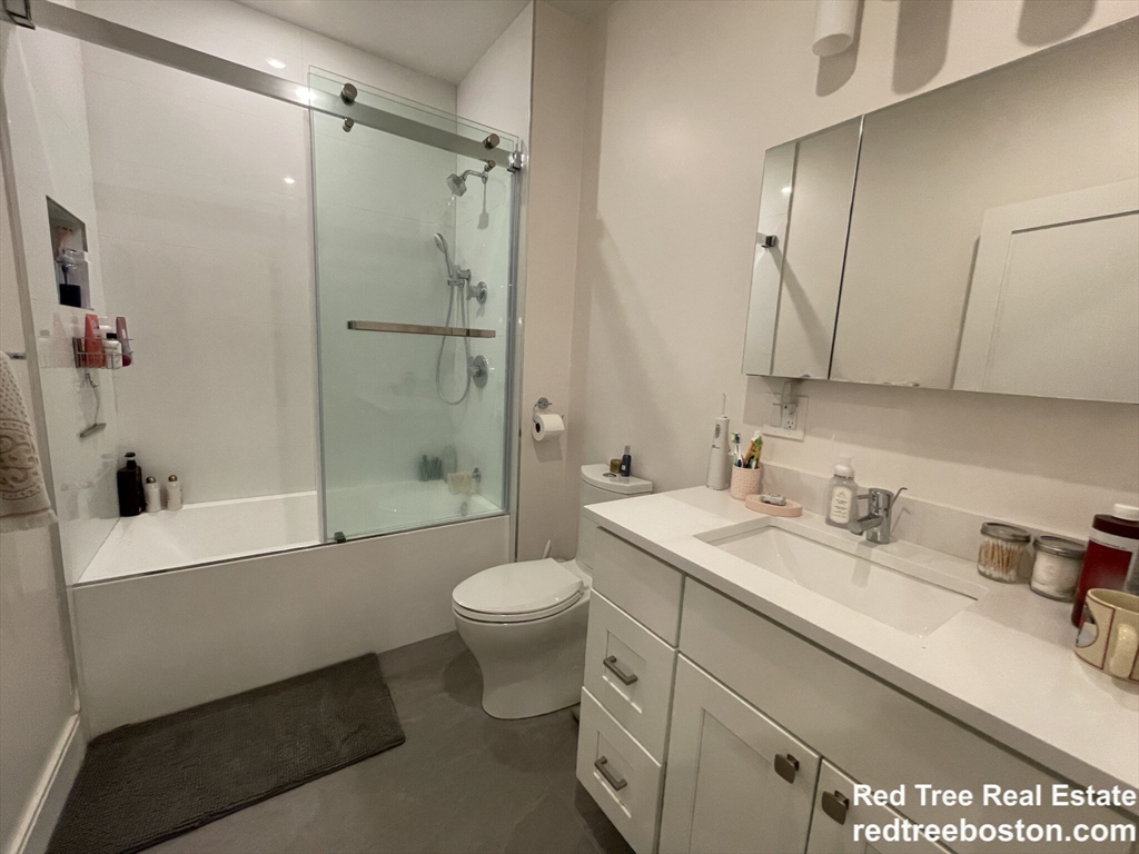 4 bed, 2 bath apartment for rent at 9 Mansfield St Unit 1, Allston — photo 14 of 25
