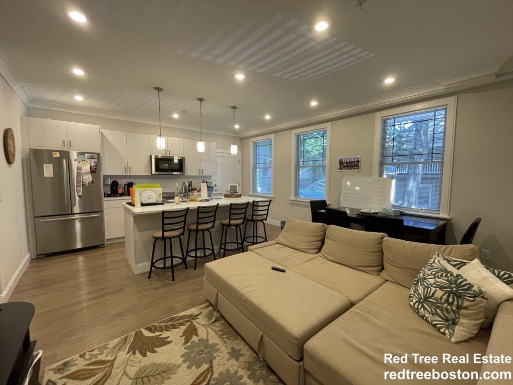 4 bed, 2 bath apartment for rent at 9 Mansfield St Unit 1, Allston — photo 2 of 25
