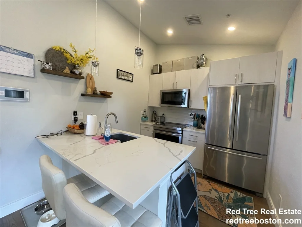 2 bed, 1 bath apartment for rent at 9 Mansfield St Unit 4, Allston — photo 4 of 13