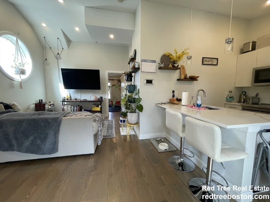 2 bed, 1 bath apartment for rent at 9 Mansfield St Unit 4, Allston — photo 5 of 13
