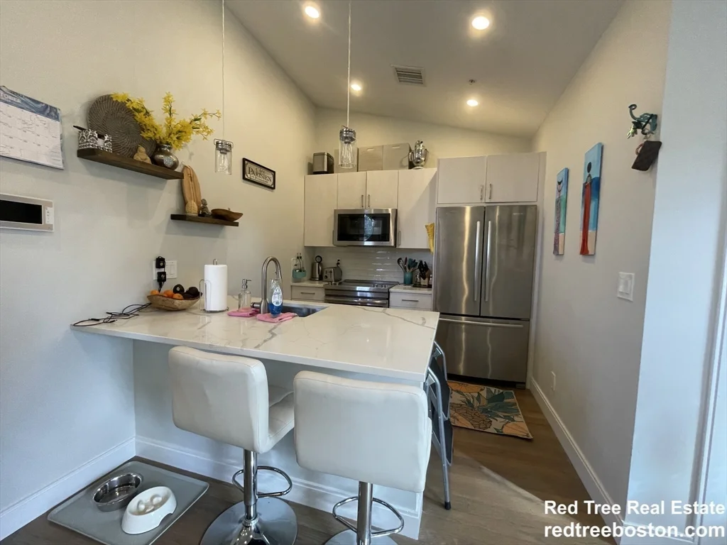 2 bed, 1 bath apartment for rent at 9 Mansfield St Unit 4, Allston — photo 3 of 13