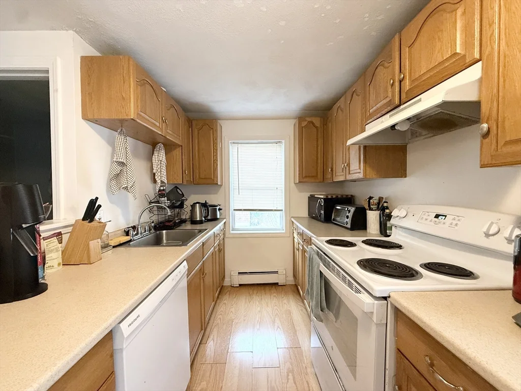 2 bed, 1 bath apartment for rent at 9 Marion St Unit 2R, Union Square — photo 2 of 15