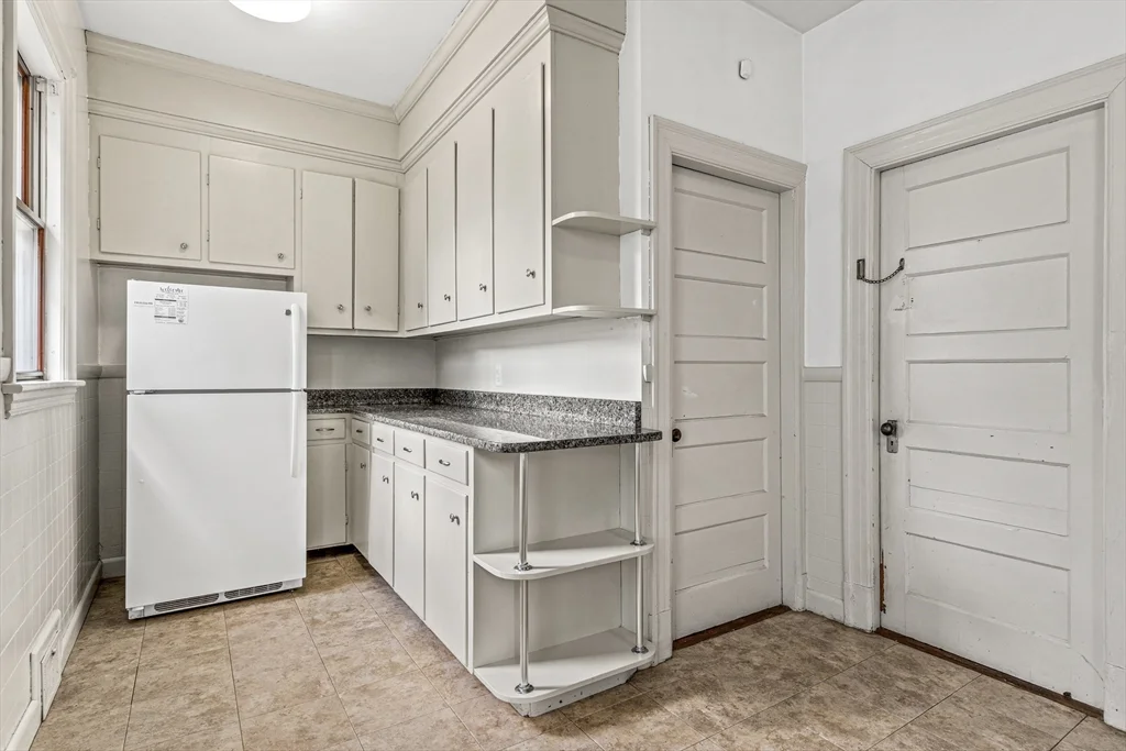 2 bed, 1 bath apartment for rent at 9 Marshall St Unit 1, Medford — photo 14 of 19