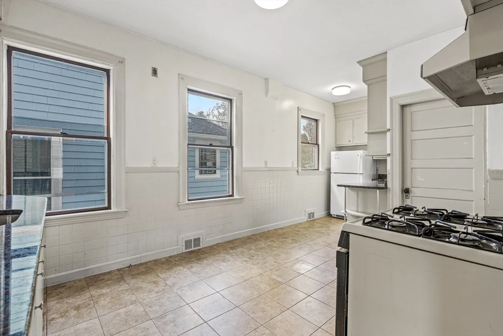2 bed, 1 bath apartment for rent at 9 Marshall St Unit 1, Medford — photo 12 of 19