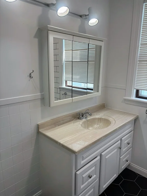 2 bed, 1 bath apartment for rent at 9 Marshall St Unit 1, Medford — photo 16 of 19